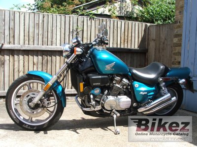 1987 Honda VF 750 C photo